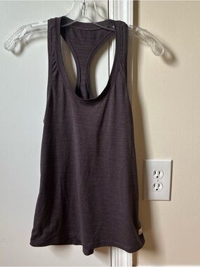 Vuori women’s racer back tank size XS dusty purple